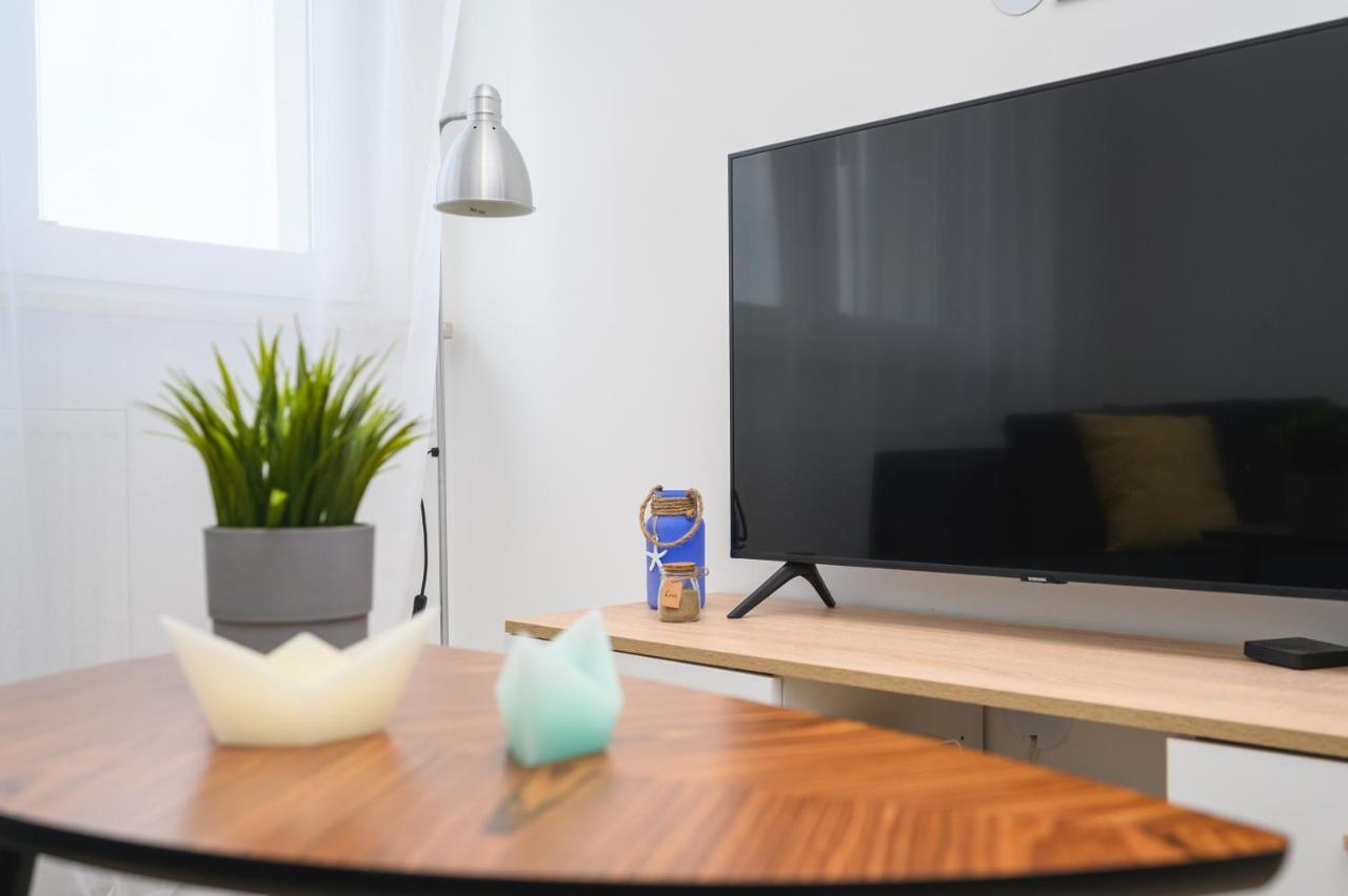 Apartament Blue Brzezno Prostywynajem Gdansk Brzeznoアパートメント エクステリア 写真
